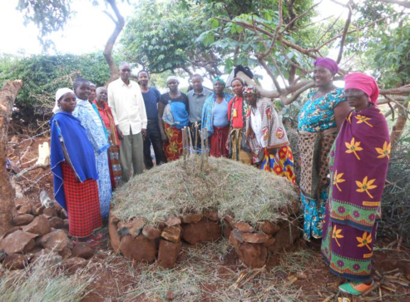 Farmers around a demonstration keyhole garden